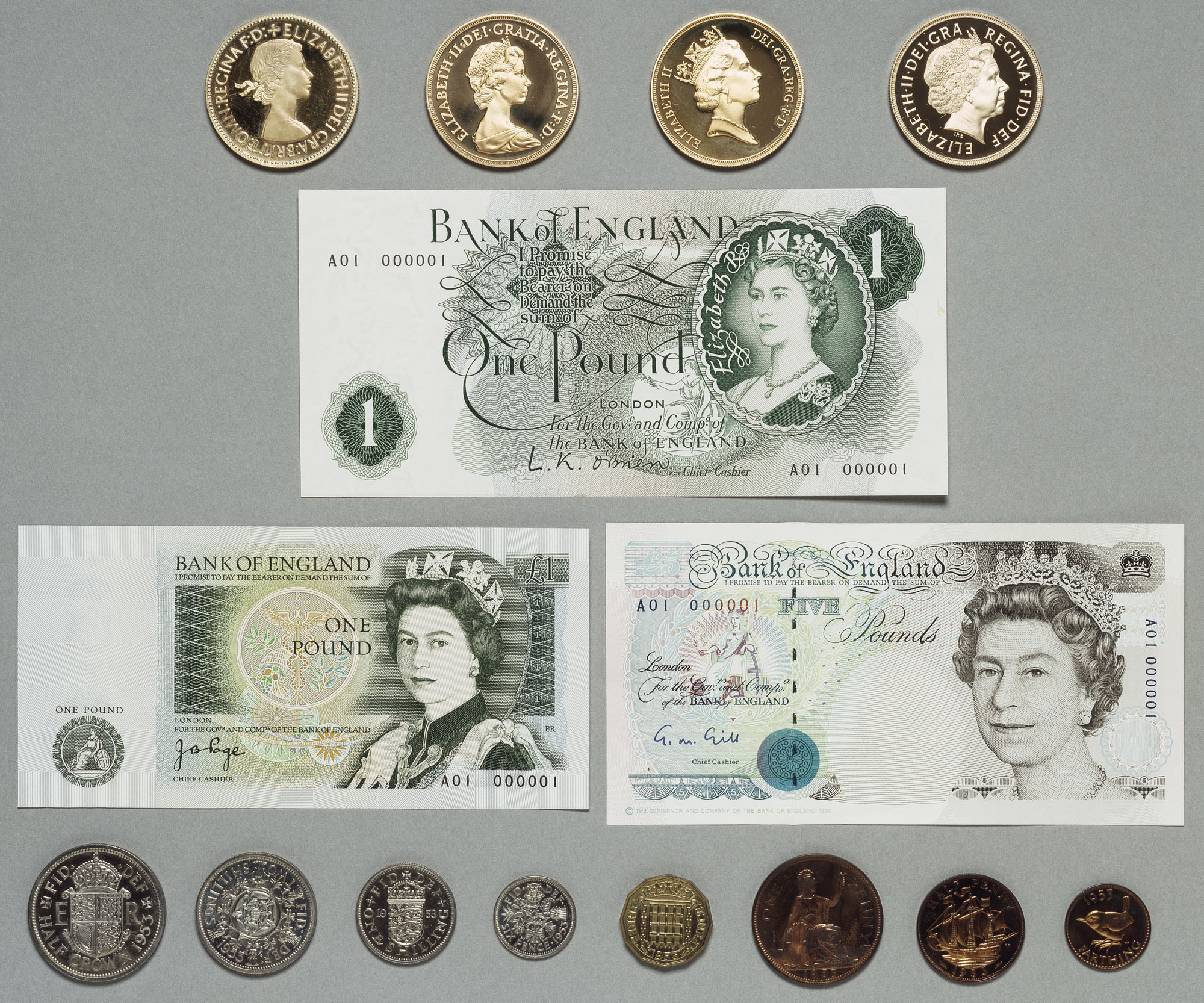 Royal Collection Trust收藏的英鎊和紙鈔,分別由Royal Mint皇家鑄幣廠和Bank Of England英格蘭銀行鑄造,選用的浮雕像、肖像,也都能見女王配戴The Diamond Diadem。