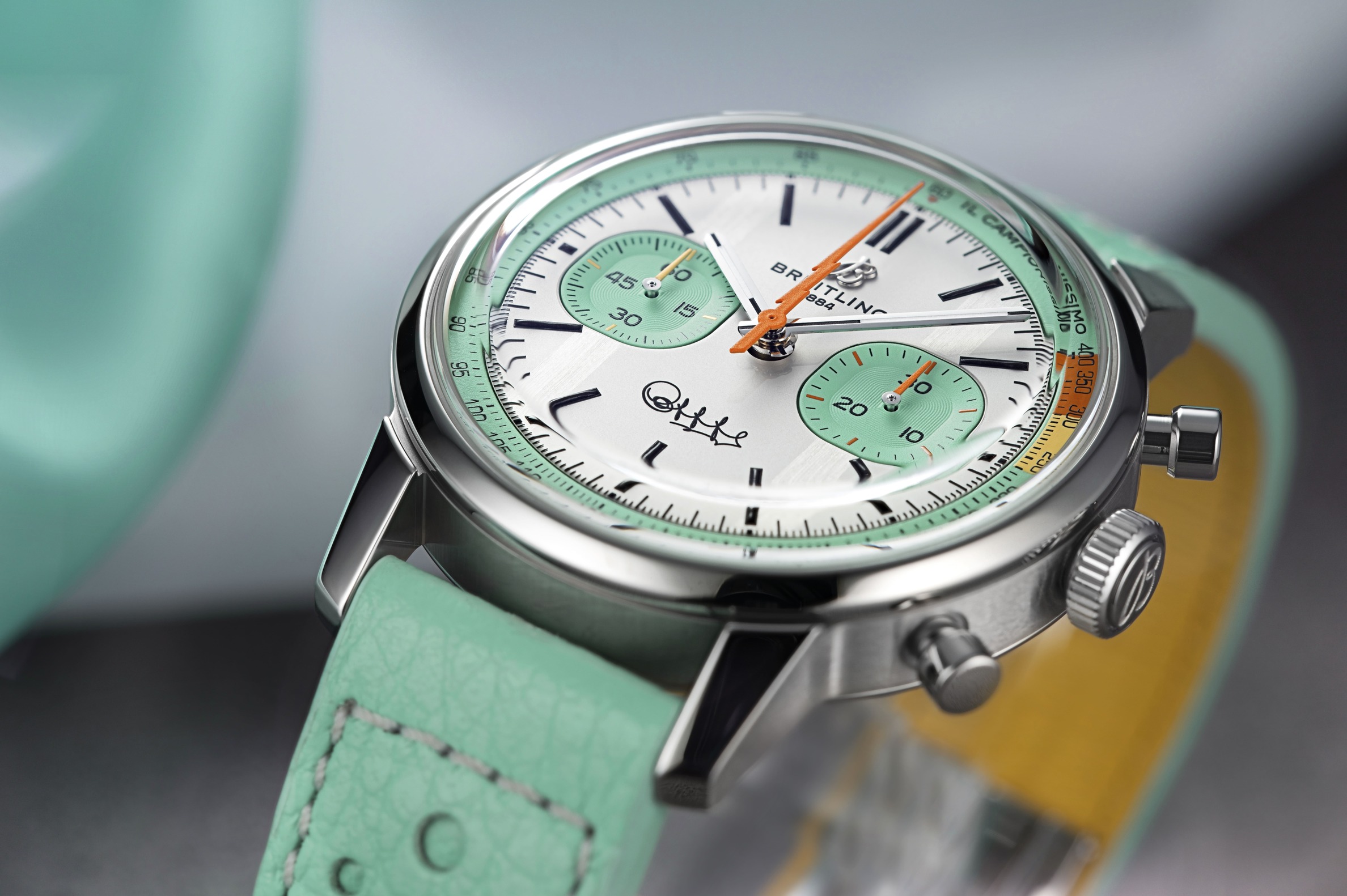 Top Time B01 Fausto Coppi,百年靈自製01型機芯,自動上鏈,精鋼錶殼(41mm),綠松石色計時小錶盤,測速刻度II Campionissimo(冠軍中的冠軍),動力儲存70小時,防水100米,C.O.S.C.,NT240,000(鍊帶)、NT228,000(皮帶),限量750只。